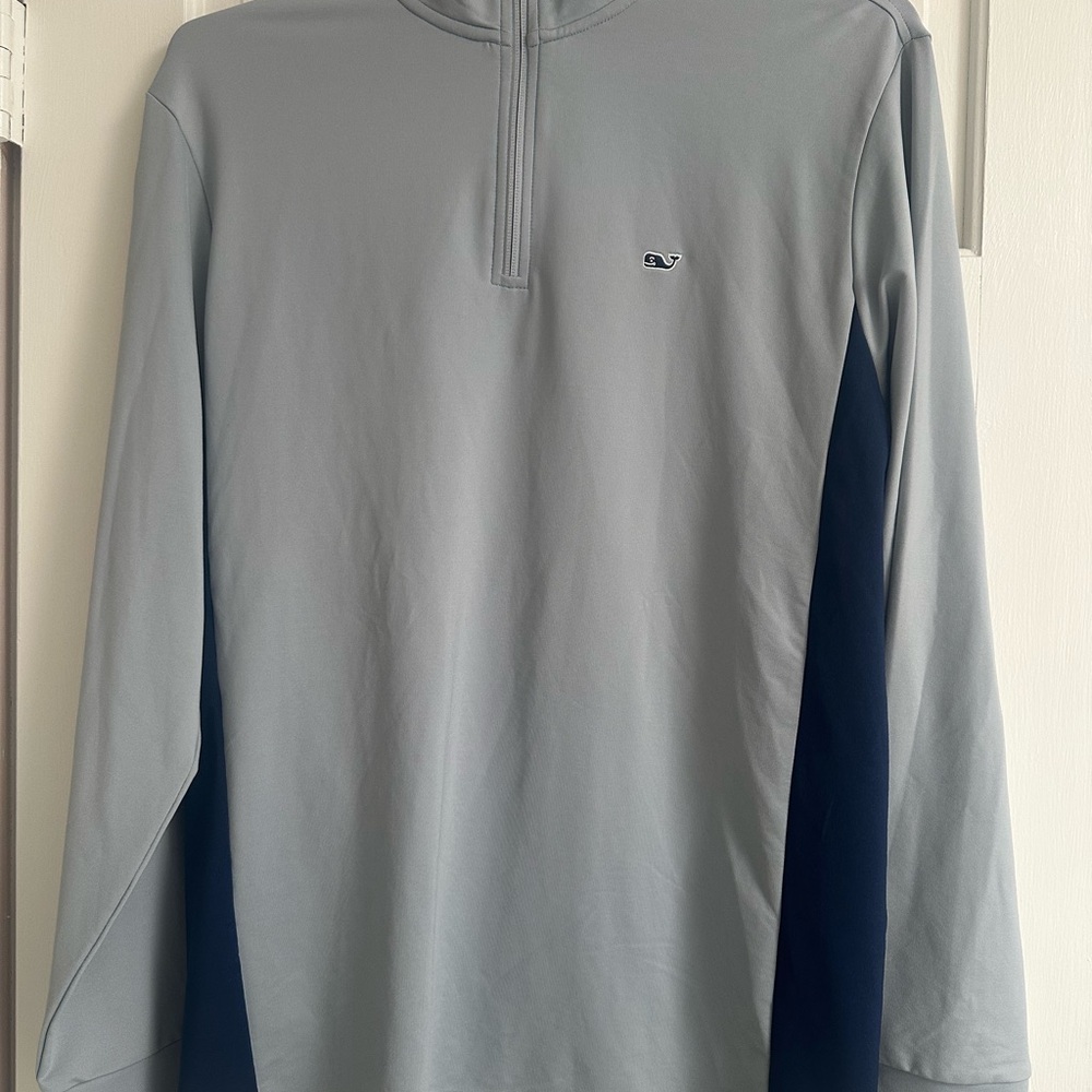 Vineyard Vines 1/4 zip Gray/navy Performance Shirt. Medium